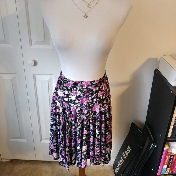 Vintage 90s pretty floral pink & purple flowy skirt - Picture 3 of 4